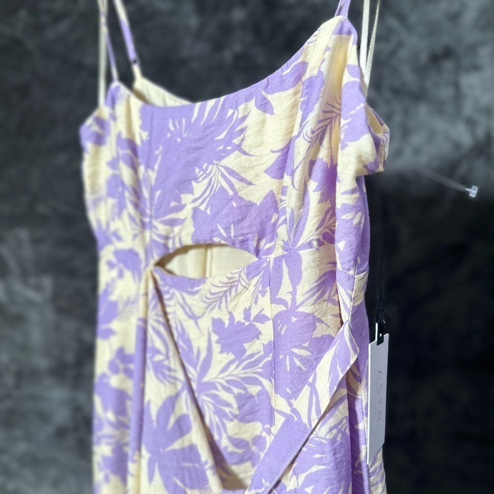 🅽🅴🆆 ASTR Keyhole Wrap Spaghetti Strap Dress, Lavender Floral, XS - Picture 12 of 16